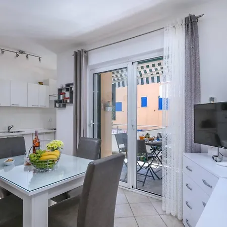 Sea Apartment